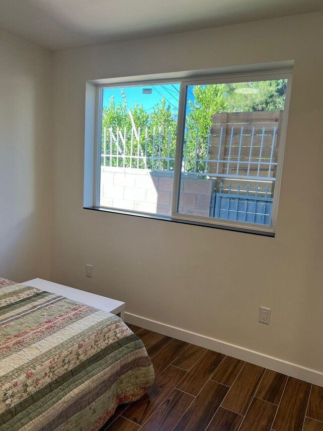 Photo - 5955 Vanalden Ave