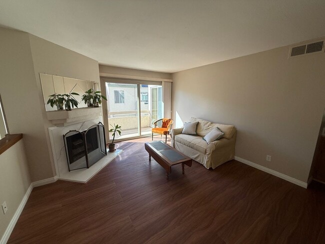 Photo - Charming 1-Bedroom Townhome with Attached 2-Car Garage in Tierrasanta