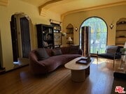 Photo - 923 Alma St