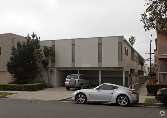Photo - 1434 12th St Apartments