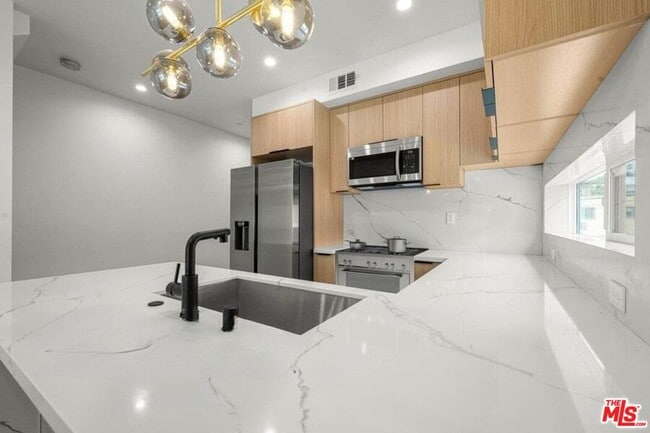 Photo - 2001 Vista Del Mar Ave Unit 4