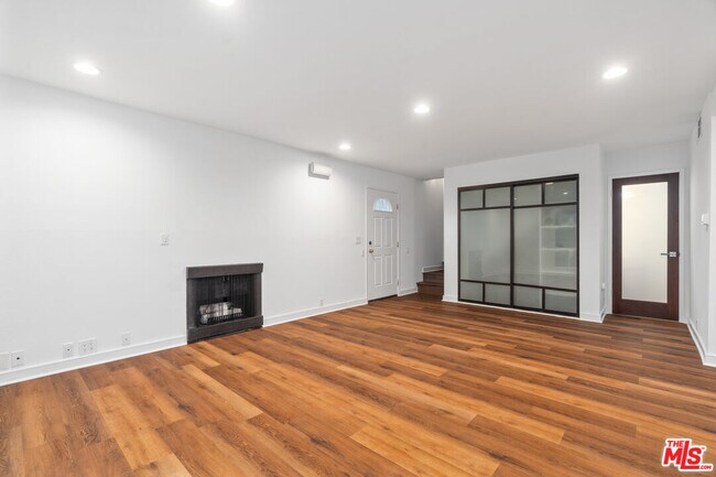 Photo - 2508 Arizona Ave Unit 3