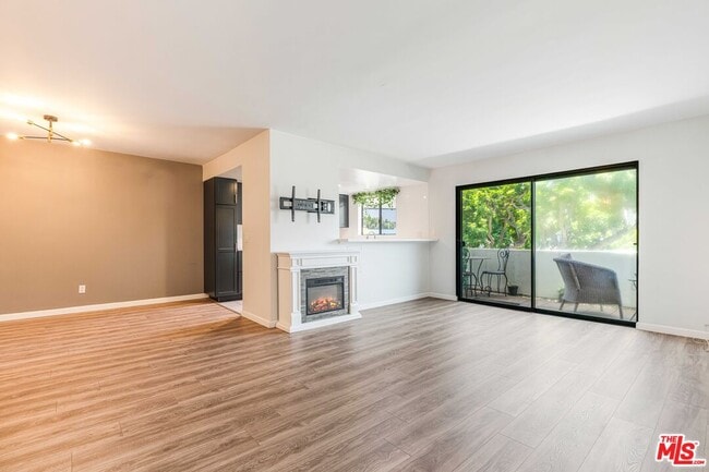 Building Photo - 5000 S Centinela Ave Unit 344