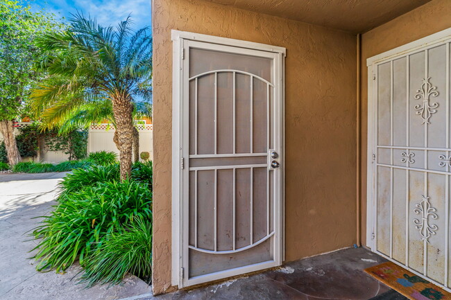 Entrance - 4127 38th St Unit 1