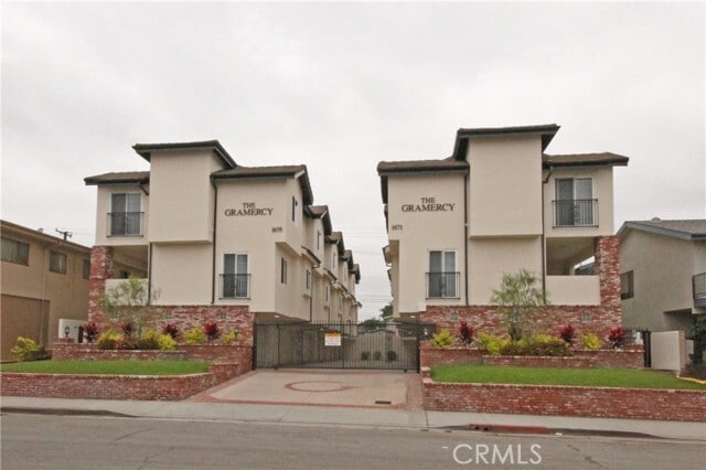 Photo - 1675 Gramercy Ave Townhome