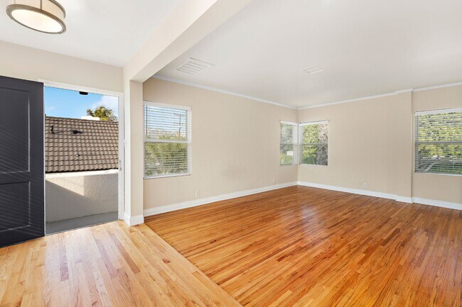Charming 1 Bed / 1 Bath Detached Unit in P... - Charming 1 Bed / 1 Bath Detached Townhome Unit in P...