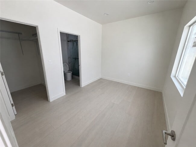 Photo - 16302 Mt Nimbus St