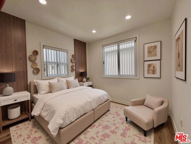 Photo - 1321 1/4 Normandie Ave