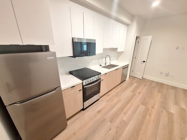 Photo - 16136 Devonshire St Unit 103