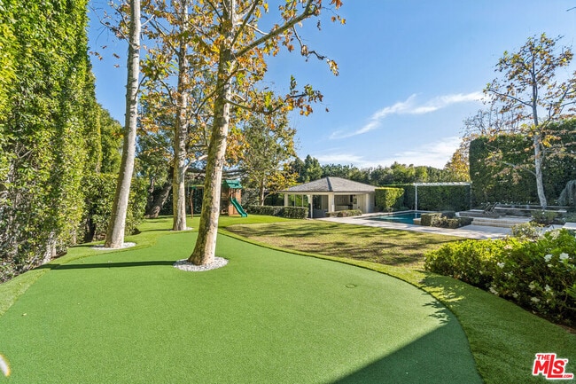 Photo - 458 Toyopa Dr