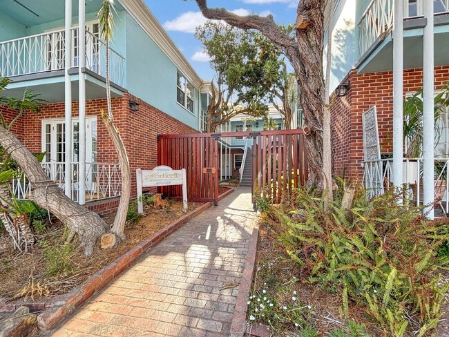 Charming 1BD/1BA Condo in Hillcrest W/ Sha... - Charming 1BD/1BA Condo in Hillcrest W/ Sha... Unit 3020 1/2