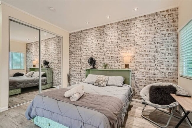 Photo - 2650 Broadway