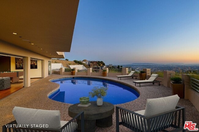 Photo - 8825 Hollywood Blvd