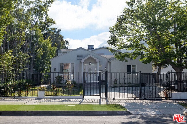 Building Photo - 1417 Edris Dr Rental
