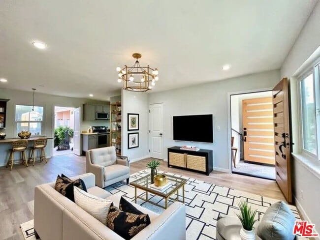 Building Photo - 11700 Dorothy St Unit 2