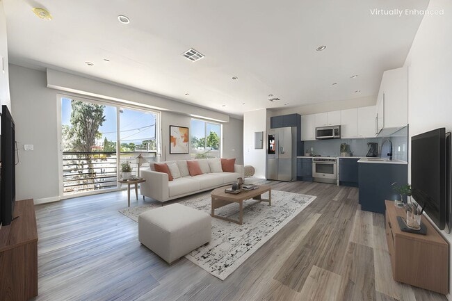 Luxury 4 Bedroom 3-Story Townhomes - Luxury 4 Bedroom 3-Story Townhomes Unit 6702 1