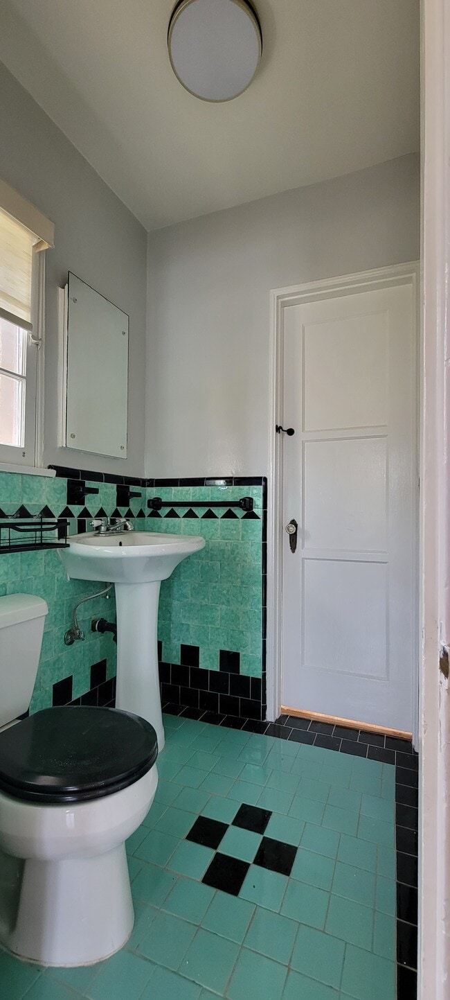 Bathroom 2 - 6201 W 6th St Unit UPPER