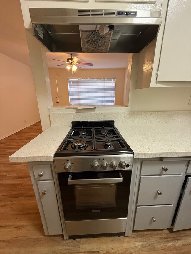 Photo - 4855 Lexington Ave