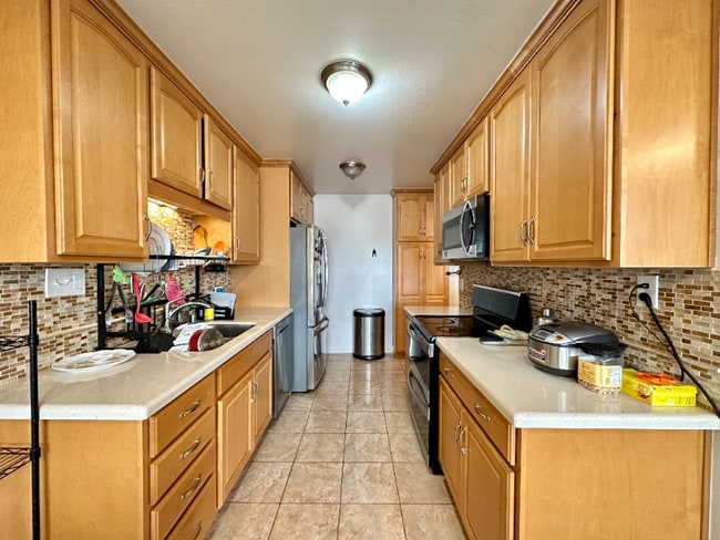 Photo - 6051 Canterbury Dr