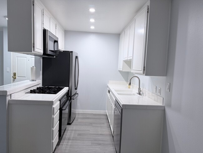 Photo - 4501 Cedros Ave Unit Sherman Oaks Condo