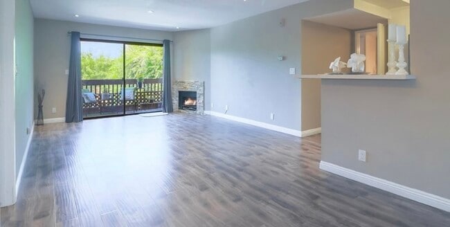 Photo - 22100 Burbank Blvd Unit 333