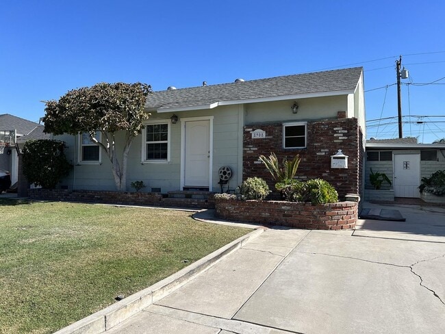 Building Photo - 8908 Birchleaf Ave