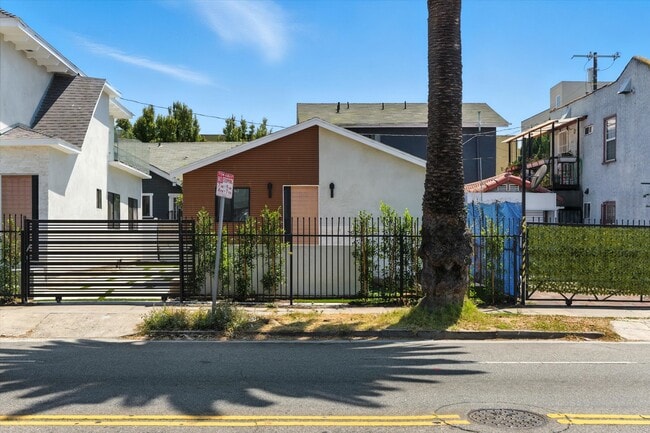 Photo - 1170 N Wilton Pl Apartment