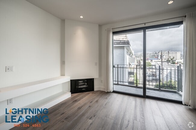 Building Photo - 8813 Burton Way Unit 215D Rental