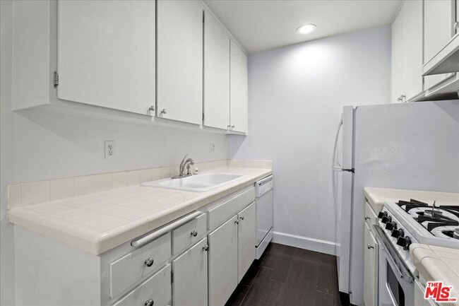 Photo - 2311 4th St Unit 220
