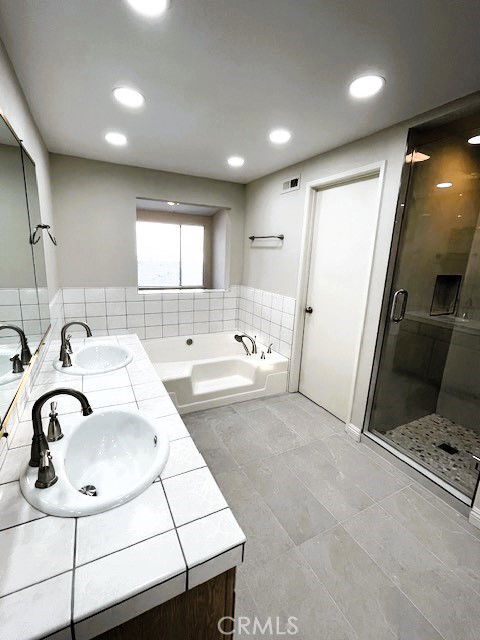 Building Photo - 23 Vista Encanta Unit 23