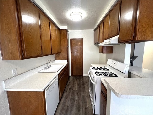 Photo - 14817 Sylvan St Unit 6