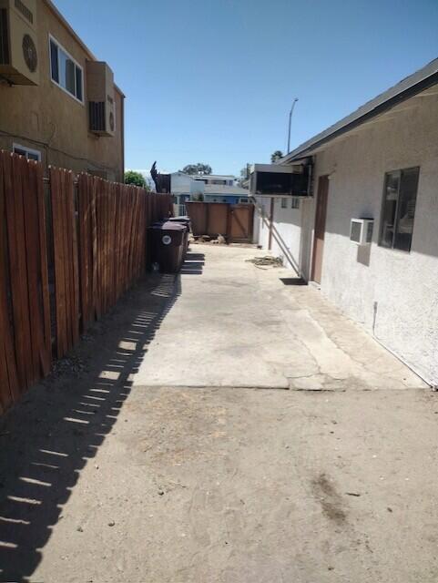 Photo - 45798 Sage St