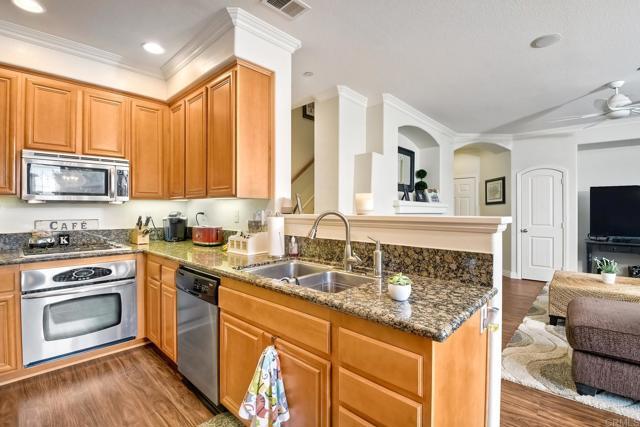 Photo - 900 Custer Ave