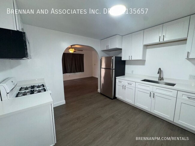 Building Photo - 511 Center St Unit #A
