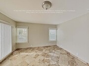 Photo - 1025 W 12th St