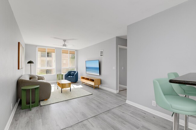 Building Photo - Modern 2 Bedroom 2 Bathroom Apartment Right Next to SDSU  -  WITH 2 PARKING SPOTS!!! Unit 15