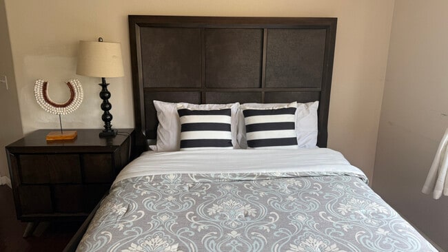 Photo - 13885 Camp Rock St