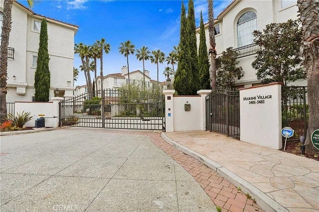 Building Photo - 5405 Marine Ave
