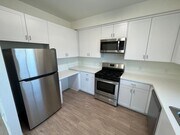 Photo - 575 E Newlove Dr