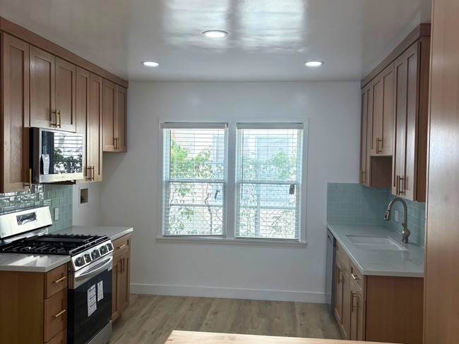 $1,000 Move-In Credit | Modern 2-Bed Oasis... - $1,000 Move-In Credit | Modern 2-Bed Oasis... Apartments