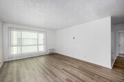 1BR, 1BA - 740SF - Living Room - 464 S. Berendo St.
