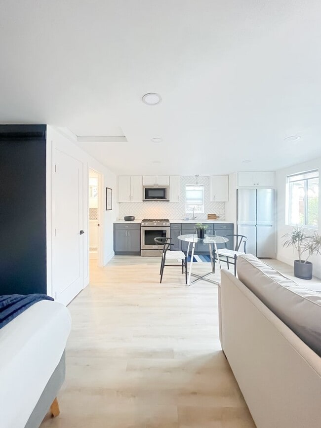 Photo - Open to 3 Month Short Term lease .Brand Ne...