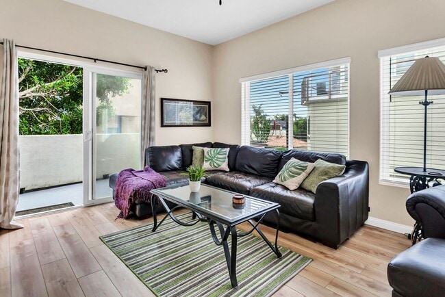 Photo - 366 Forward St Unit 1