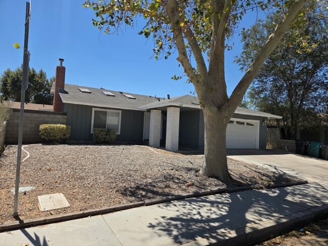 Building Photo - Remodeled 4+2 In Quiet Neighborhood - $3000 Rental