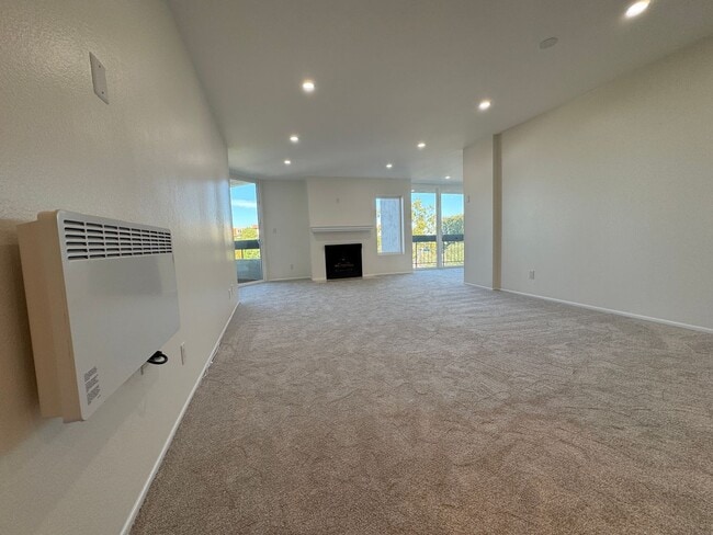 Photo - Top Floor Oasis Unit 406