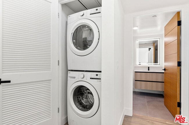 Photo - 11013 Hartsook St Unit 403