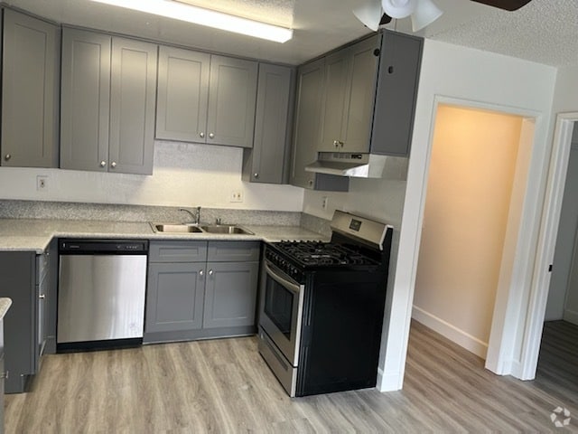 Building Photo - 734 Catalina S St Unit 2 Rental