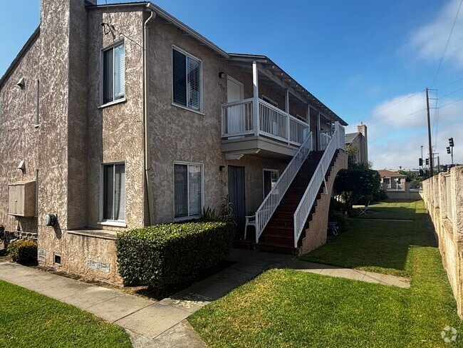 Building Photo - Charming and Bright 2 bed 1 bath in Point ... Unit 1717 Evergreen Street Rental