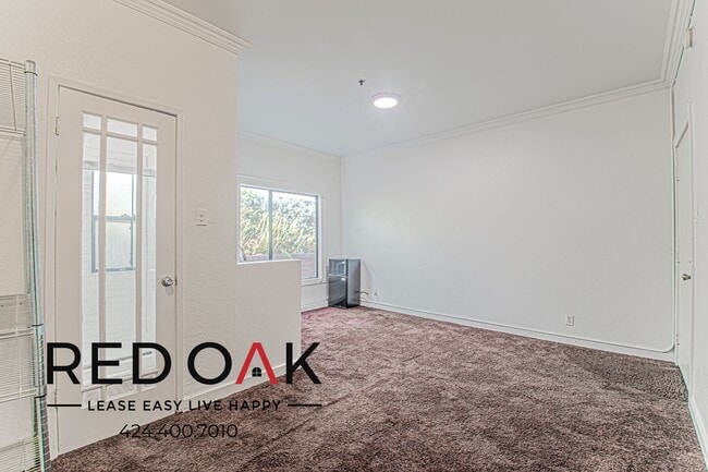 Building Photo - 224 N Maryland Ave Unit 14