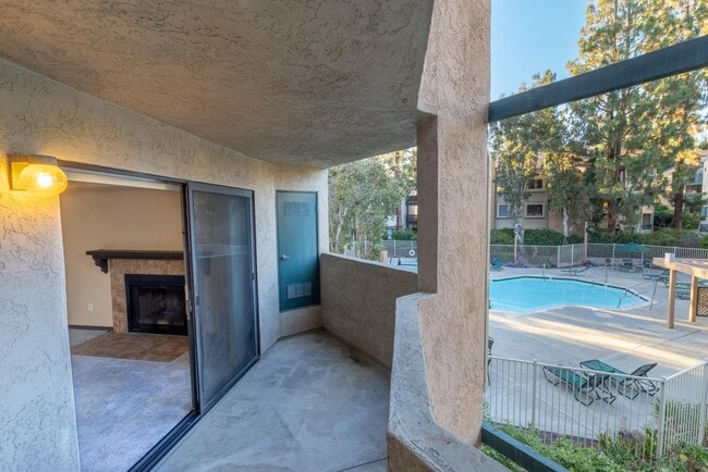 Building Photo - 9750 Mesa Springs Way Unit 49 Rental